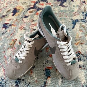 Nike Gray and Green Casual Sneakers